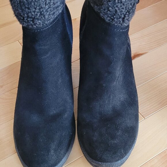 Banff Trail Suede Boots - Picture 4 of 9